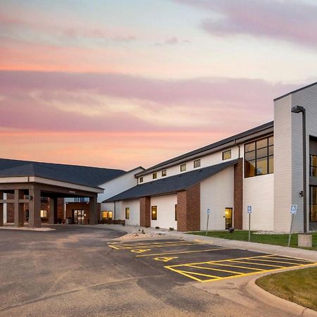 Best Western Watertown Inn & Suites Bagian luar foto