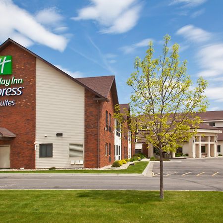 Best Western Watertown Inn & Suites Bagian luar foto