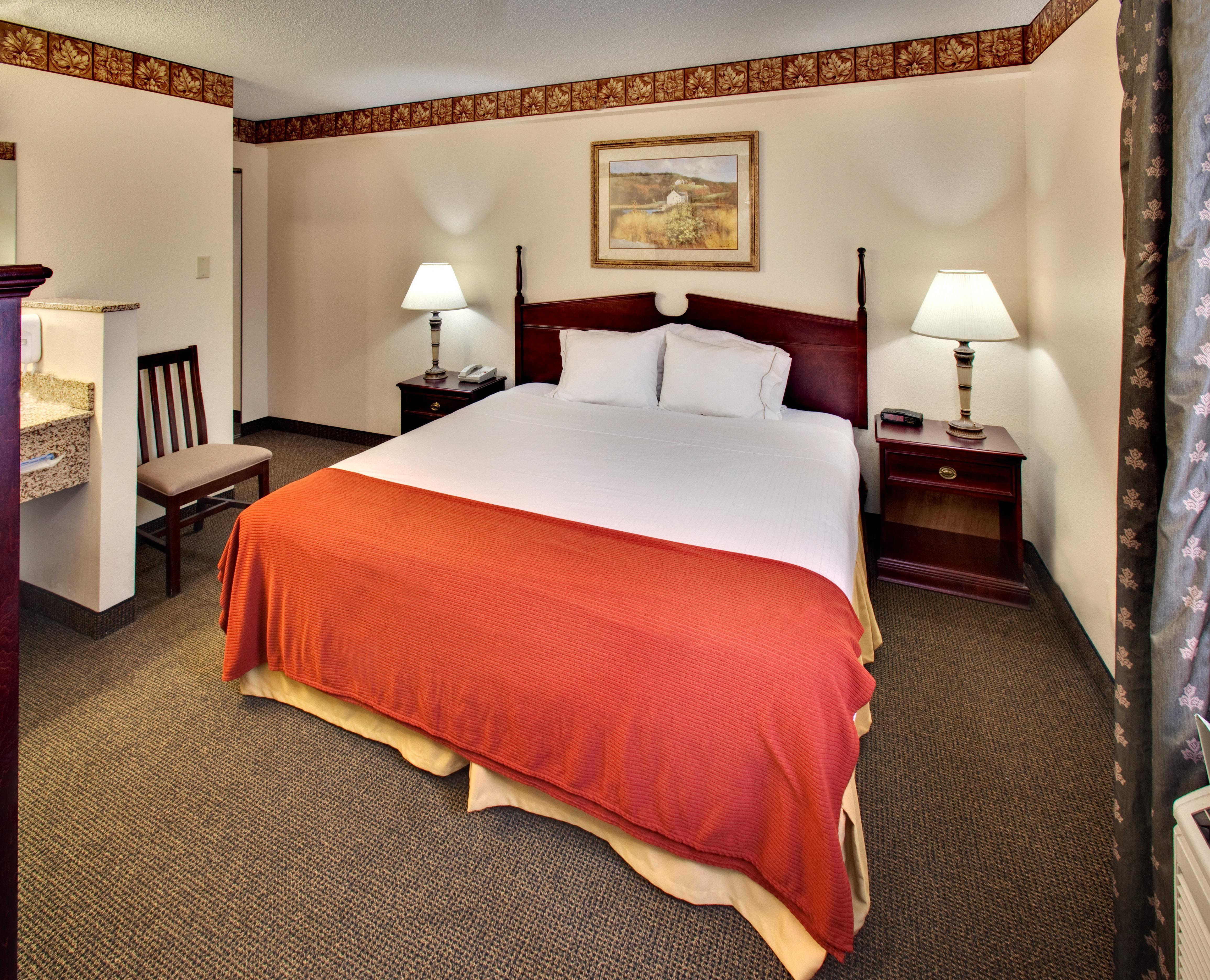 Best Western Watertown Inn & Suites Bagian luar foto