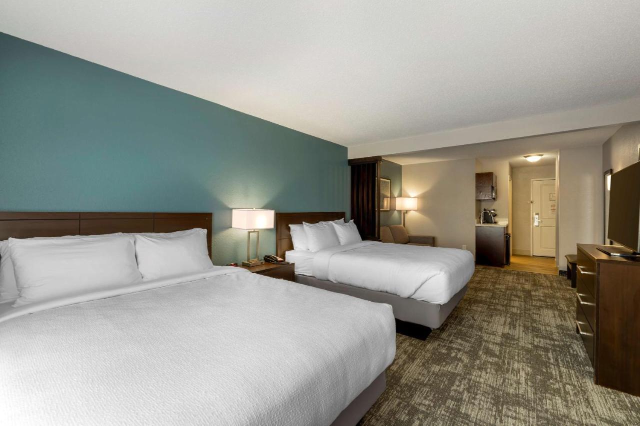 Best Western Watertown Inn & Suites Bagian luar foto