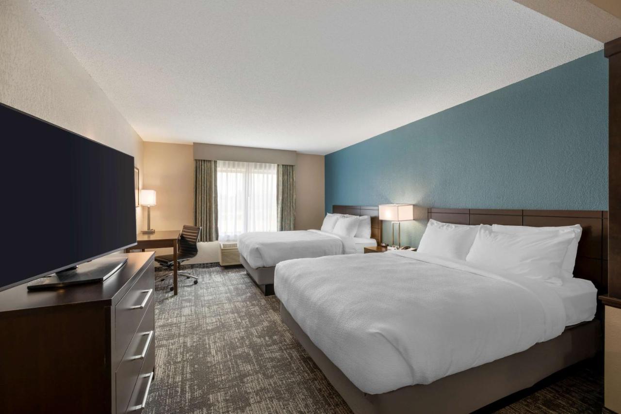 Best Western Watertown Inn & Suites Bagian luar foto