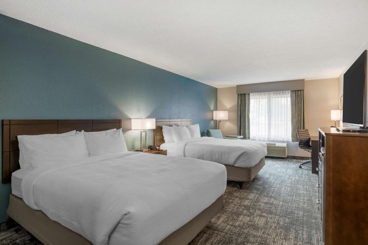 Best Western Watertown Inn & Suites Bagian luar foto