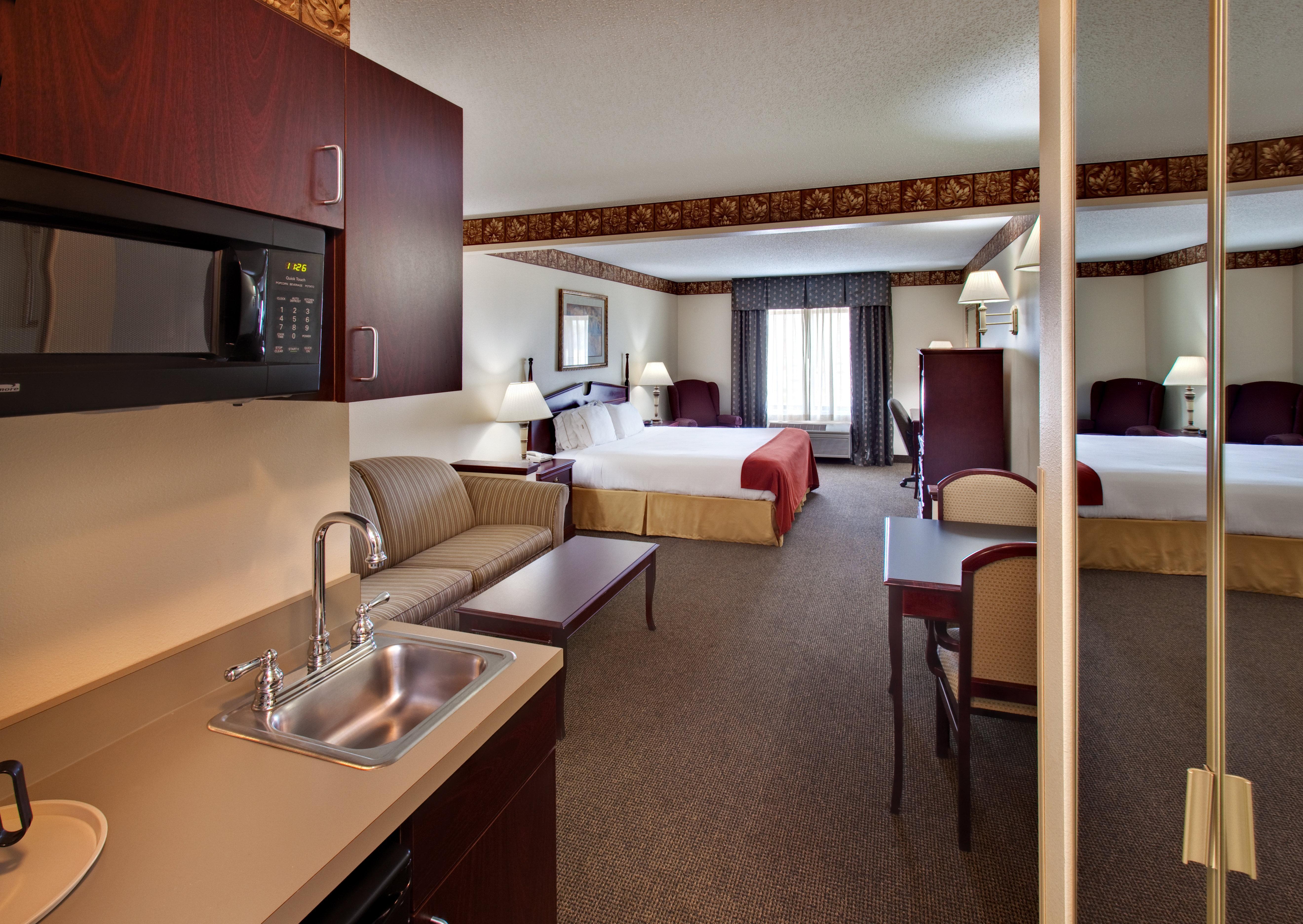 Best Western Watertown Inn & Suites Bagian luar foto