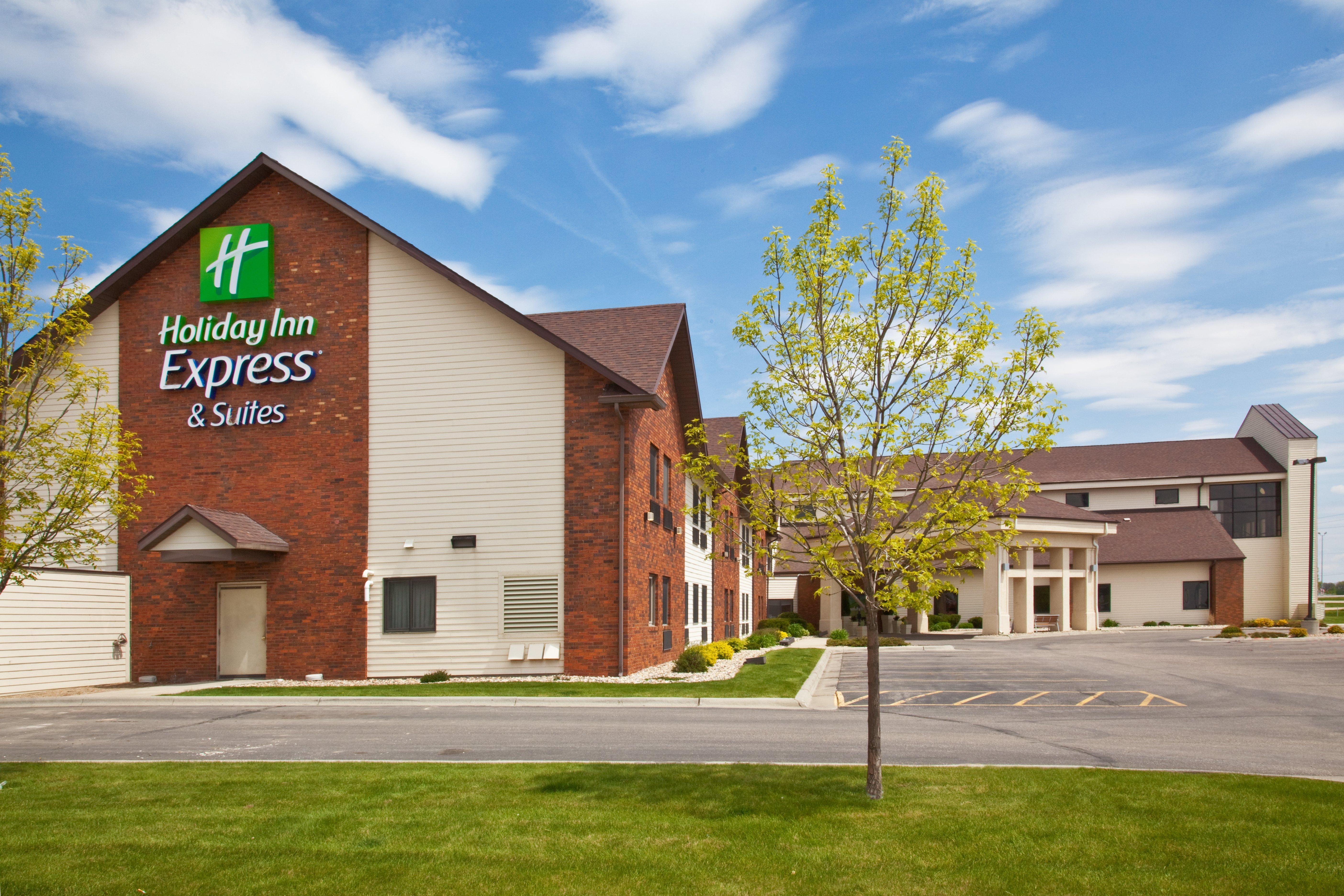 Best Western Watertown Inn & Suites Bagian luar foto